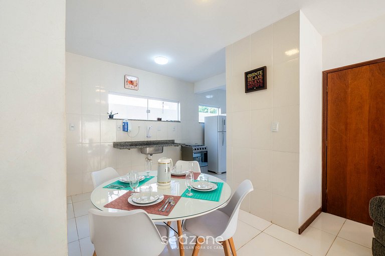 Apto c/ varanda e churrasq. a 400m do mar RBR0003