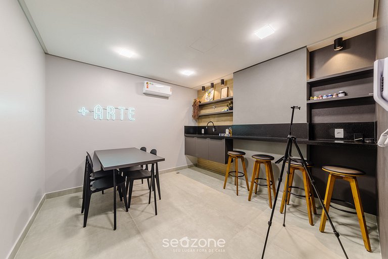 Apto em Cond. c/ Piscina c/ vista p/ Mar SLI1013