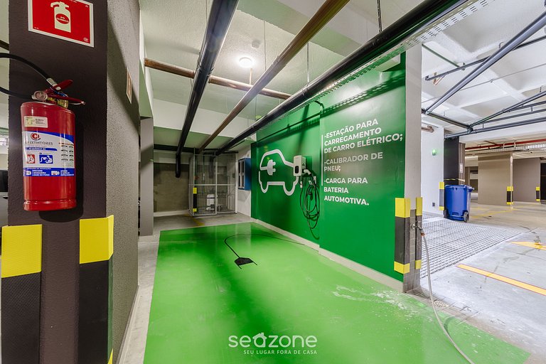 Estadia com piscina e academia a 350m da Praia em localizaçã