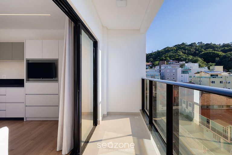 Estúdio c varanda e churrasq 180m da Praia SFR0412