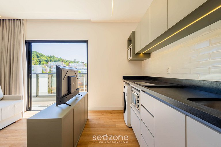 Studio c/ varanda e poucos passos do Mar SFR0511