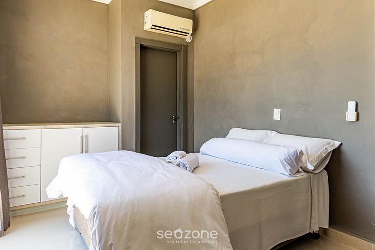 Casa com piscina pé na areia Porto Belo RAT001