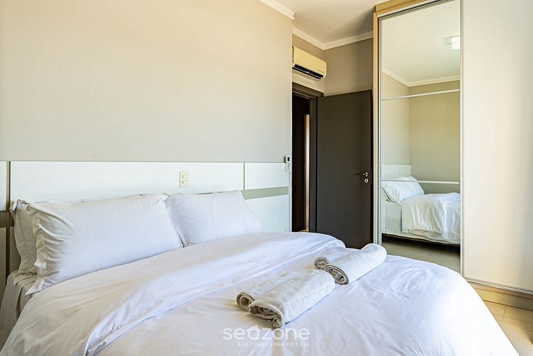 Casa com piscina pé na areia Porto Belo RAT001