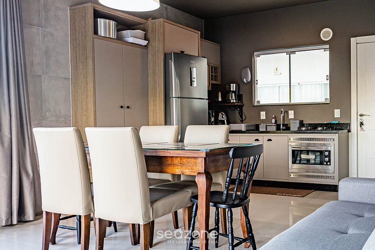 Casa com piscina pé na areia Porto Belo RAT001