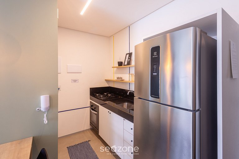 Apartamento moderno com uma suíte a 700 metros da praia ELR0