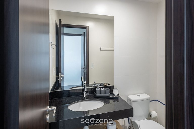 Apartamento moderno com uma suíte a 700 metros da praia ELR0