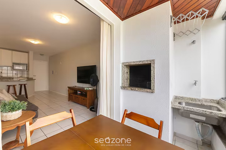 Apto com vista p mar 100m da praia Ingleses CSC110