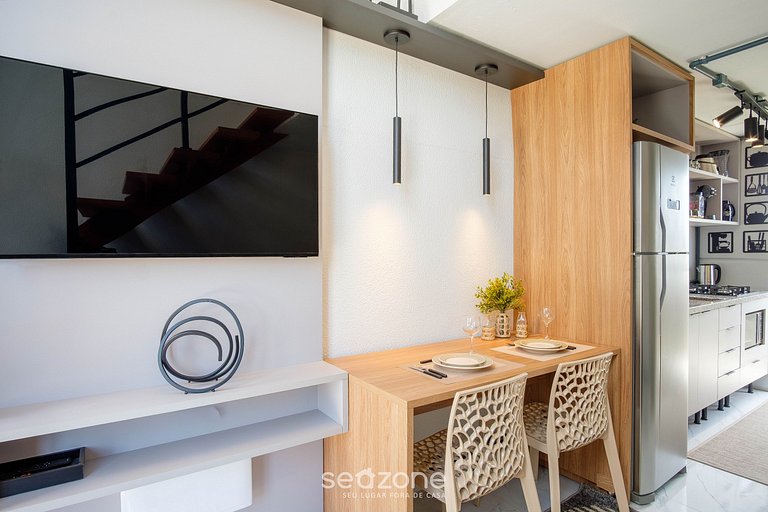 Loft c/ varanda a passos da praia - PLO0009