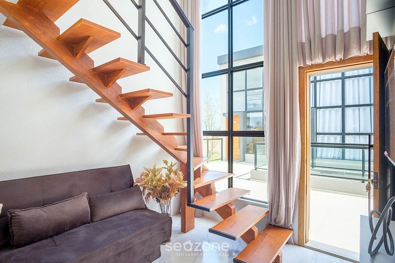 Loft c/ varanda a passos da praia - PLO0009