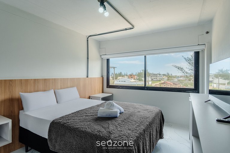 Loft c/ Varanda a 50m da Praia PLO0004