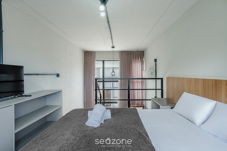 Loft c/ Varanda a 50m da Praia PLO0004