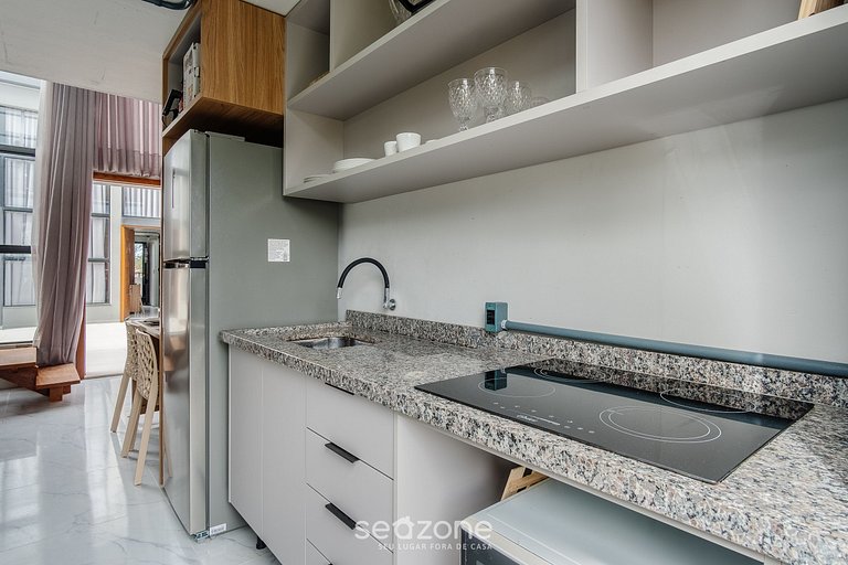 Loft c/ Varanda a 50m da Praia PLO0004