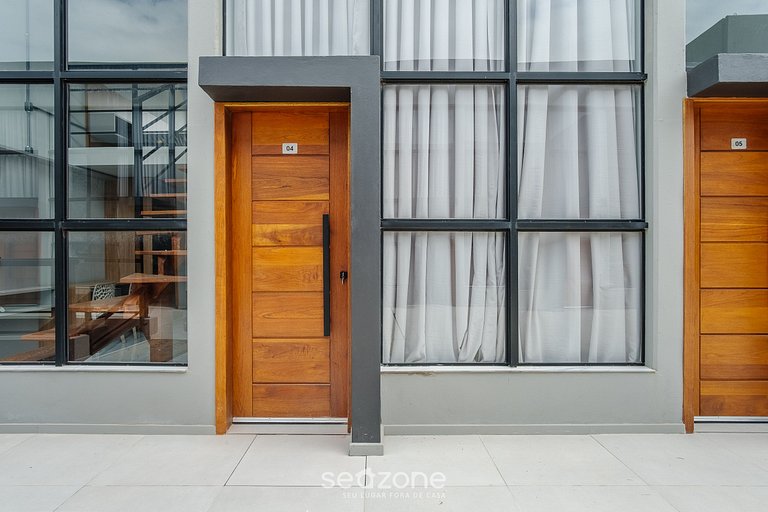 Loft con balcón a 50m de la playa PLO0004