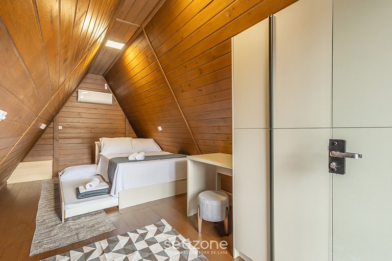 Chalet con balcón en cond. c/ barbacoa VIL0003