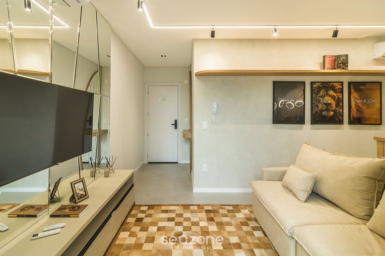 Apto c/ varanda e churrasq. a 220m do mar FFS0809