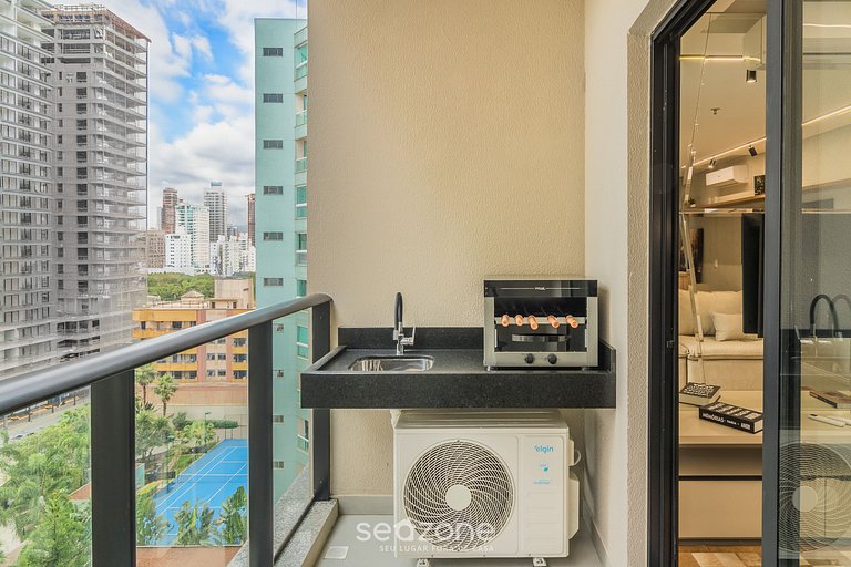 Apto c/ varanda e churrasq. a 220m do mar FFS0809