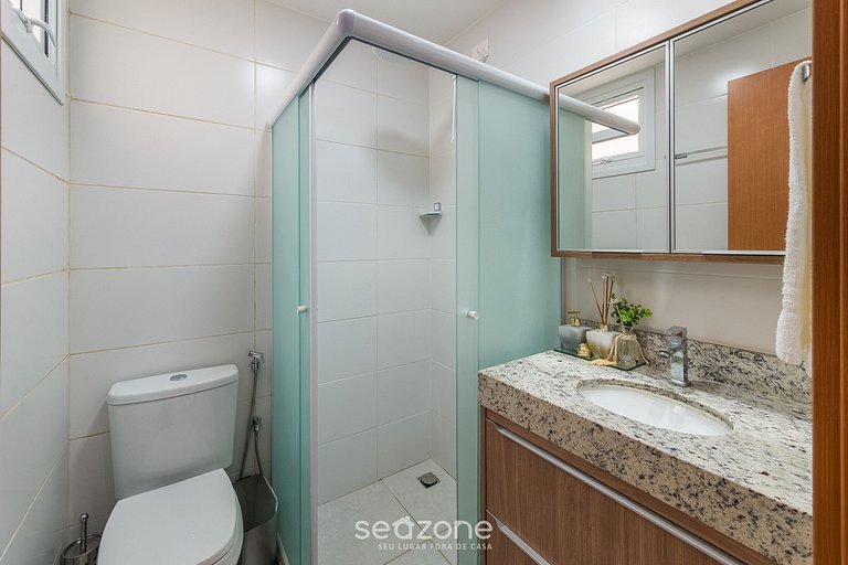 Apto em Cond. c/ Piscina e Churrasq. AGA0304