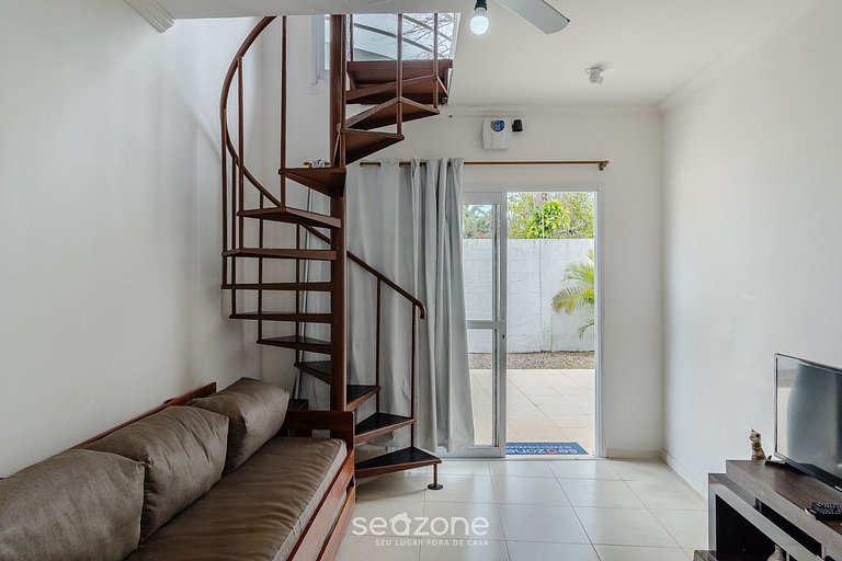 Apto c/ varanda a 350 m da Praia FUA0002