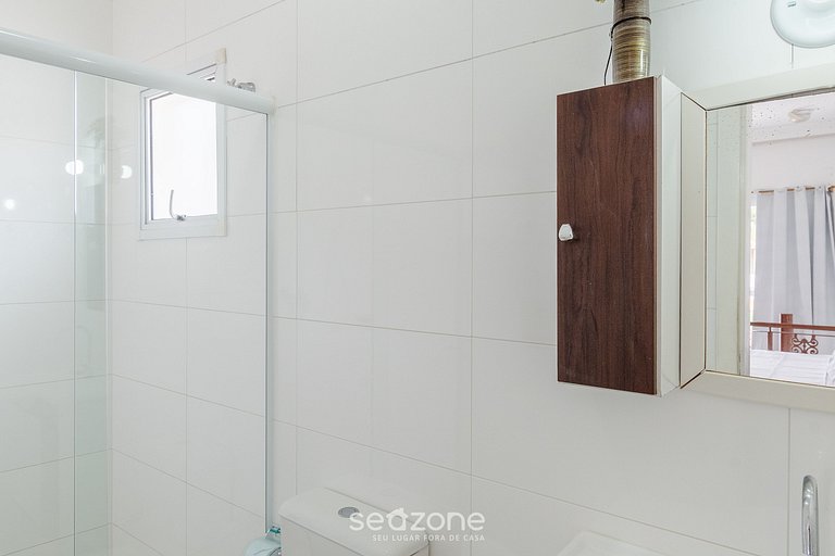 Apto c/ varanda a 350 m da Praia FUA0002