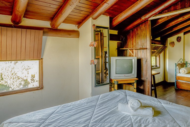 Hermosa casa c/ piscina en medio de la naturaleza EGF000