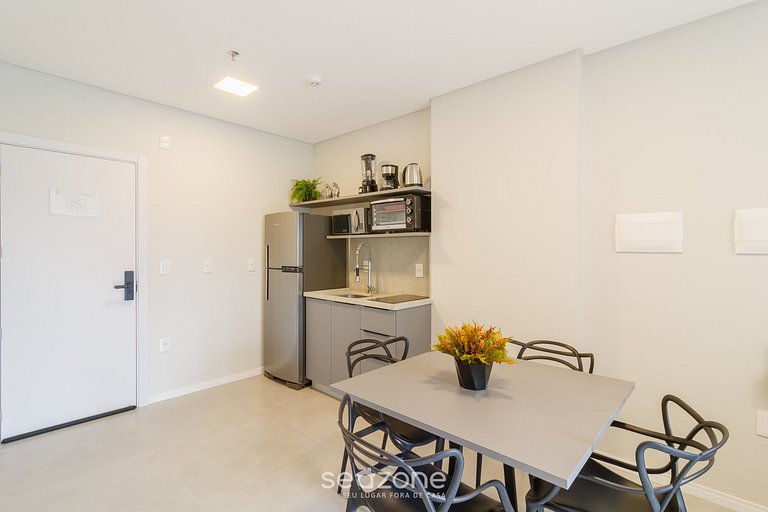 Studio moderno c/ varanda a 220m do mar - FFS1107