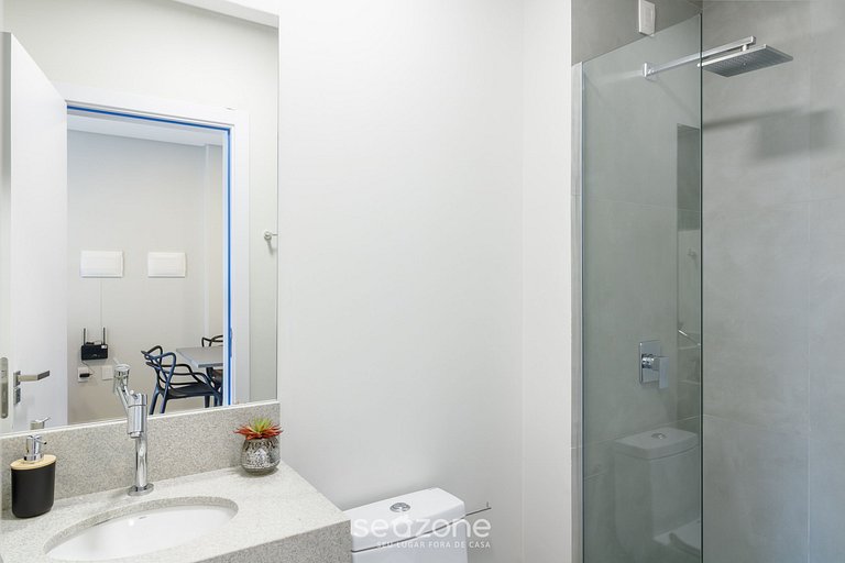 Studio moderno con balcón a 220 m del mar FFS1107