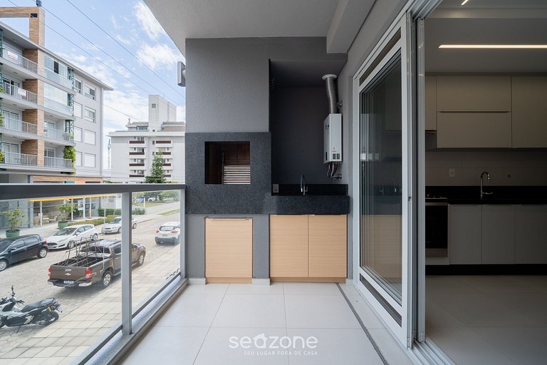 Apto c/ varanda e churrasq. a 220m do Mar ALB0201