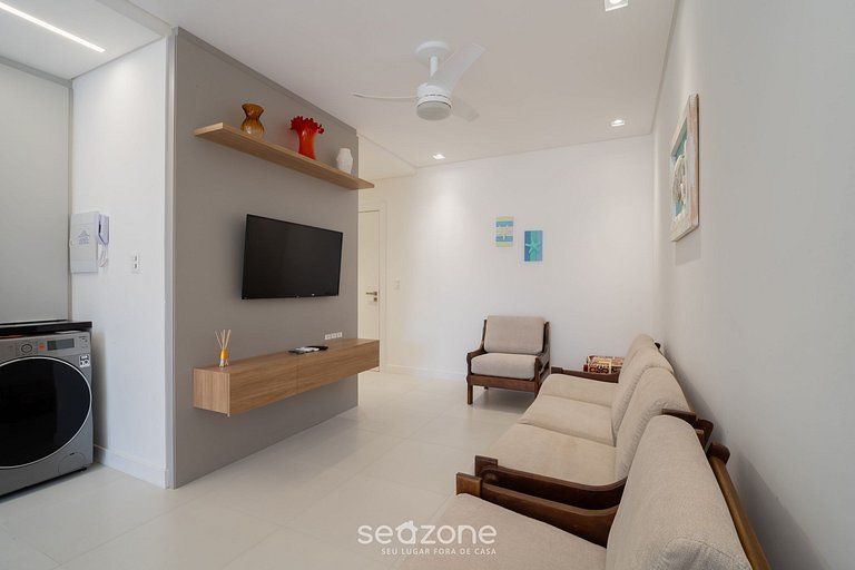 Apto c/ varanda e churrasq. a 220m do Mar CAR0201