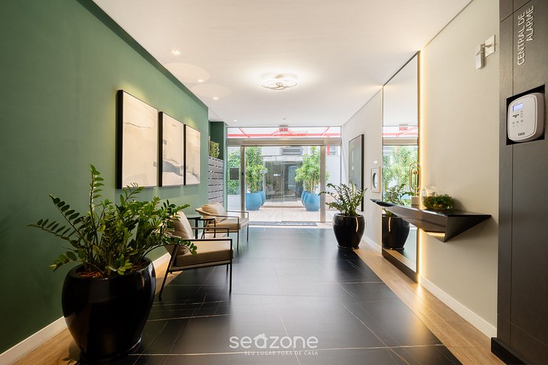 Apto c/ varanda e churrasq. a 220m do Mar CAR0201