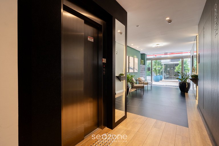 Apto c/ varanda e churrasq. a 220m do Mar CAR0201