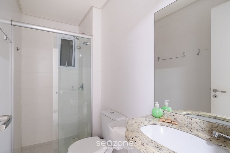 Apto c/ Churrasqueira a 110m da Praia AGC0304