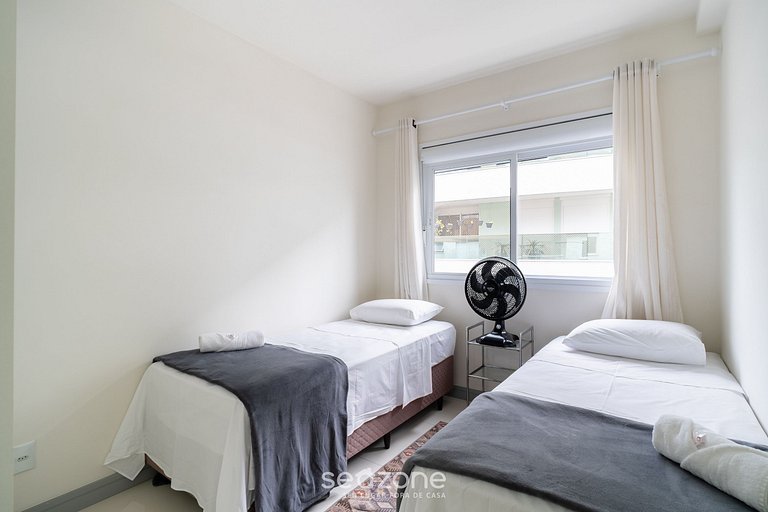 Apto c/ Churrasqueira a 110m da Praia AGC0304