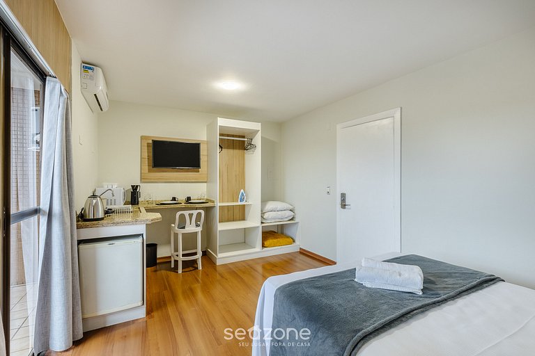 Estudio en cond. con Piscina UPP0517