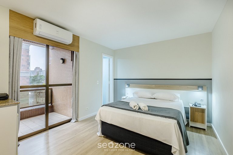 Estudio moderno con balcón en Curitiba - UPP0513