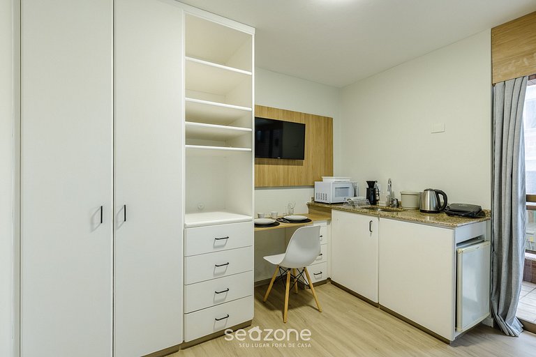 Estudio moderno con balcón en Curitiba - UPP0513