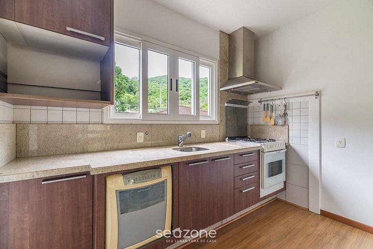 Lindo Apartamento com Churrasqueira CRM0212