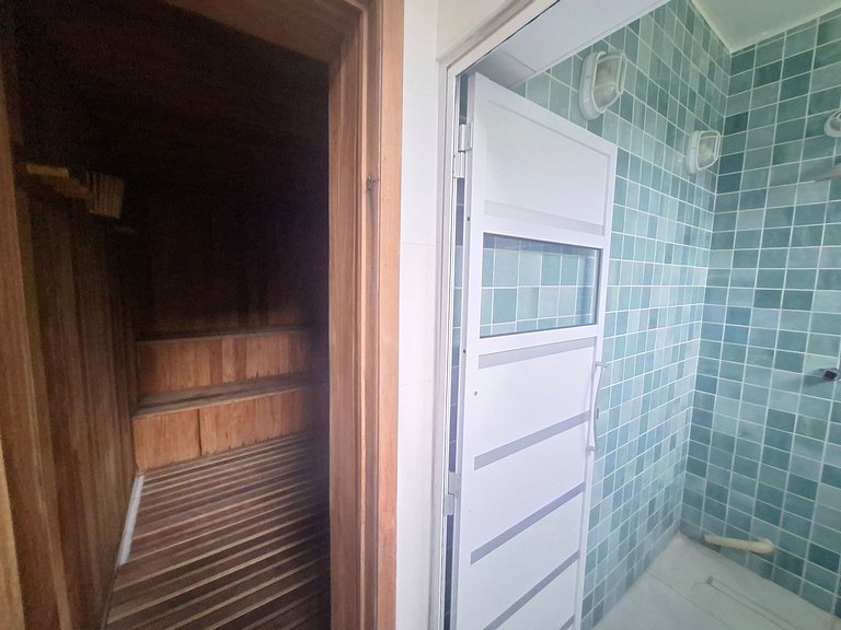 Aptos completos em prédio com piscina a poucos metros da Av.