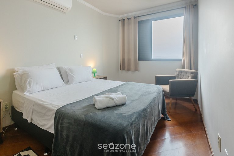 Apto em frente à Praça Gov. Celso Ramos RMI1101