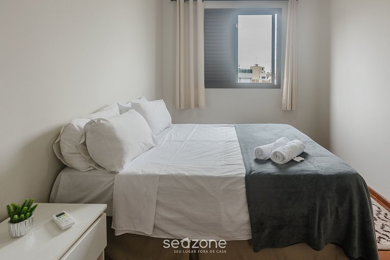 Apto em frente à Praça Gov. Celso Ramos RMI1101