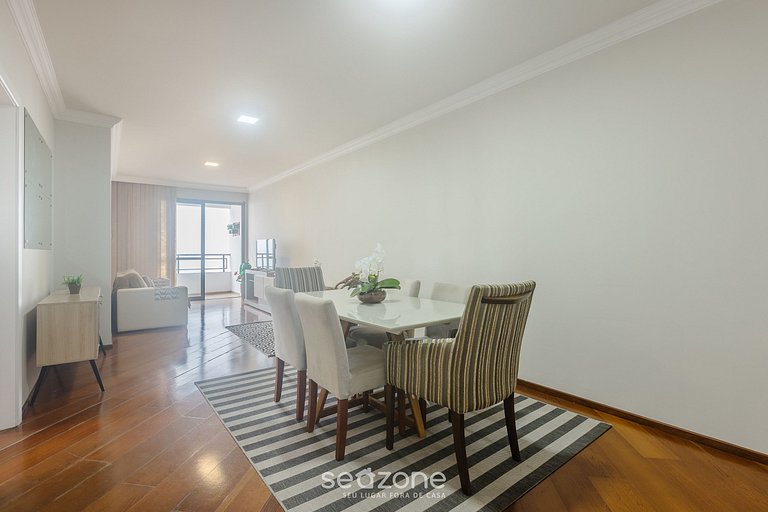 Apto em frente à Praça Gov. Celso Ramos RMI1101