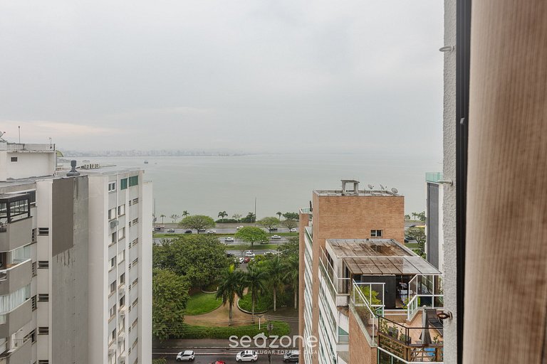 Dpto. frente a la Plaza Gov. Celso Ramos RMI1101