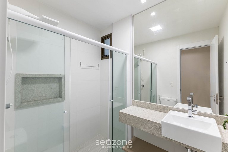 Apto em Cond. c/piscina a passos do Mar - PET0011