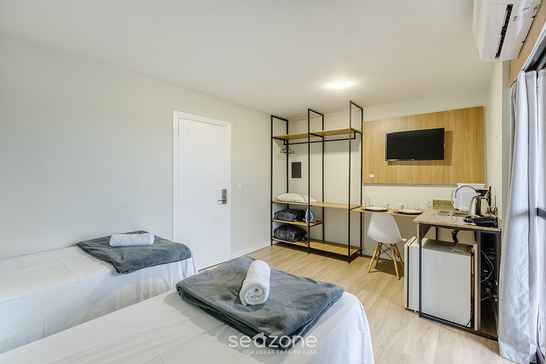 Estudio c/ balcón en edificio con gimnasio UPP0604