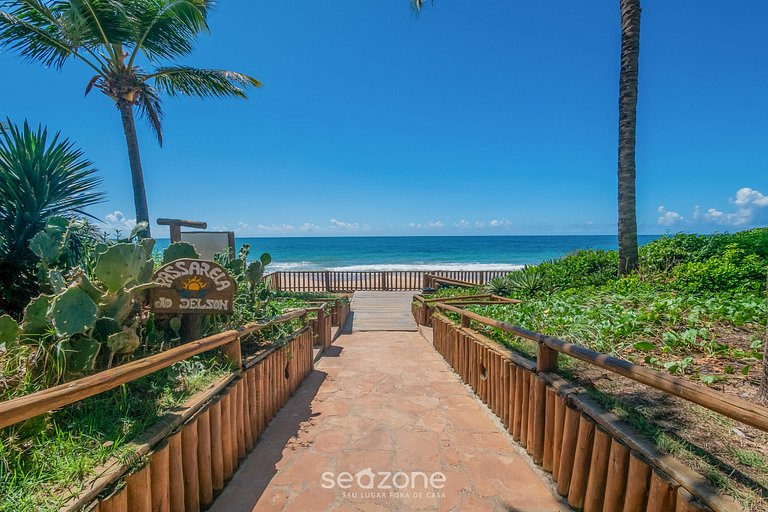 Apto em cond. beira-mar com piscina - GSH2101