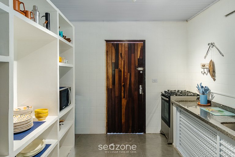 Casa c/ piscina e churrasq. em Itamambuca CPI0130