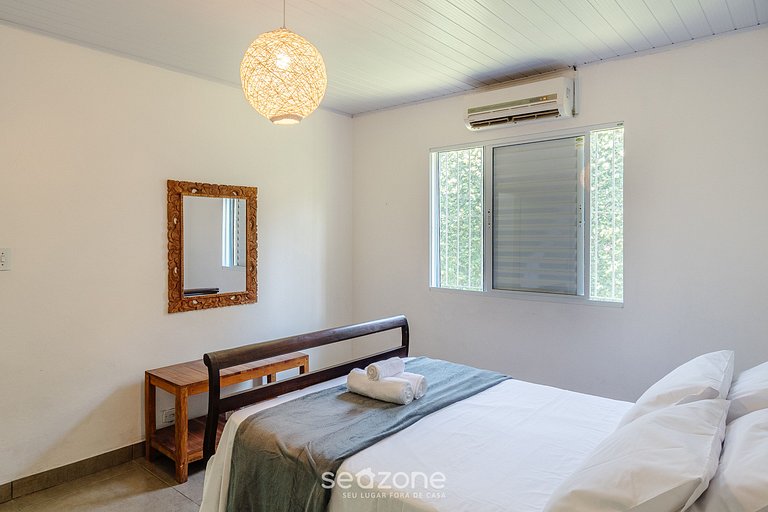 Casa c/ piscina e churrasq. em Itamambuca CPI0130