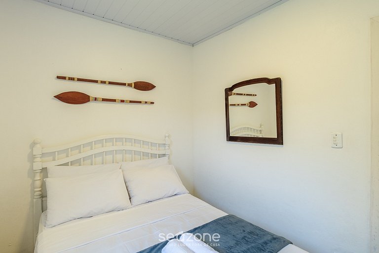 Casa c/ piscina e churrasq. em Itamambuca CPI0130