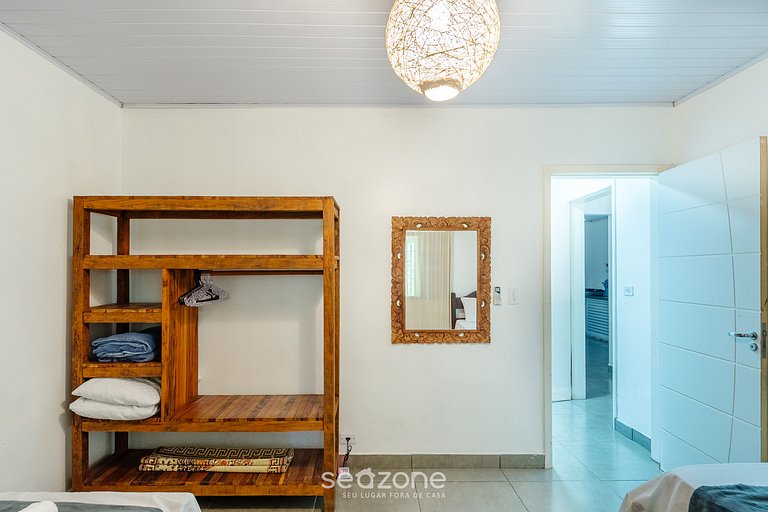 Casa c/ piscina e churrasq. em Itamambuca CPI0130