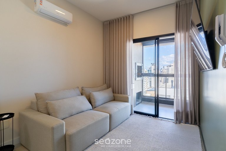 Apto c/ varanda e churrasq. a 800m do Mar CLG0408