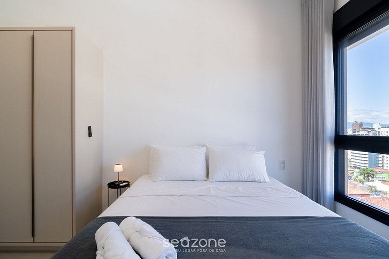 Apto c/ varanda e churrasq. a 800m do Mar CLG0408